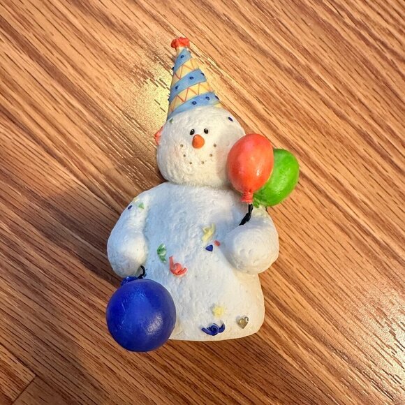 Snowonders by Sara's Attic "Birthday Bash" figure - Picture 2 of 10